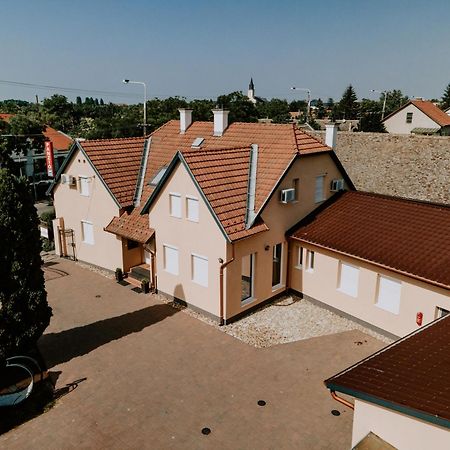 Aranyhíd Vendégház Makó Exterior foto